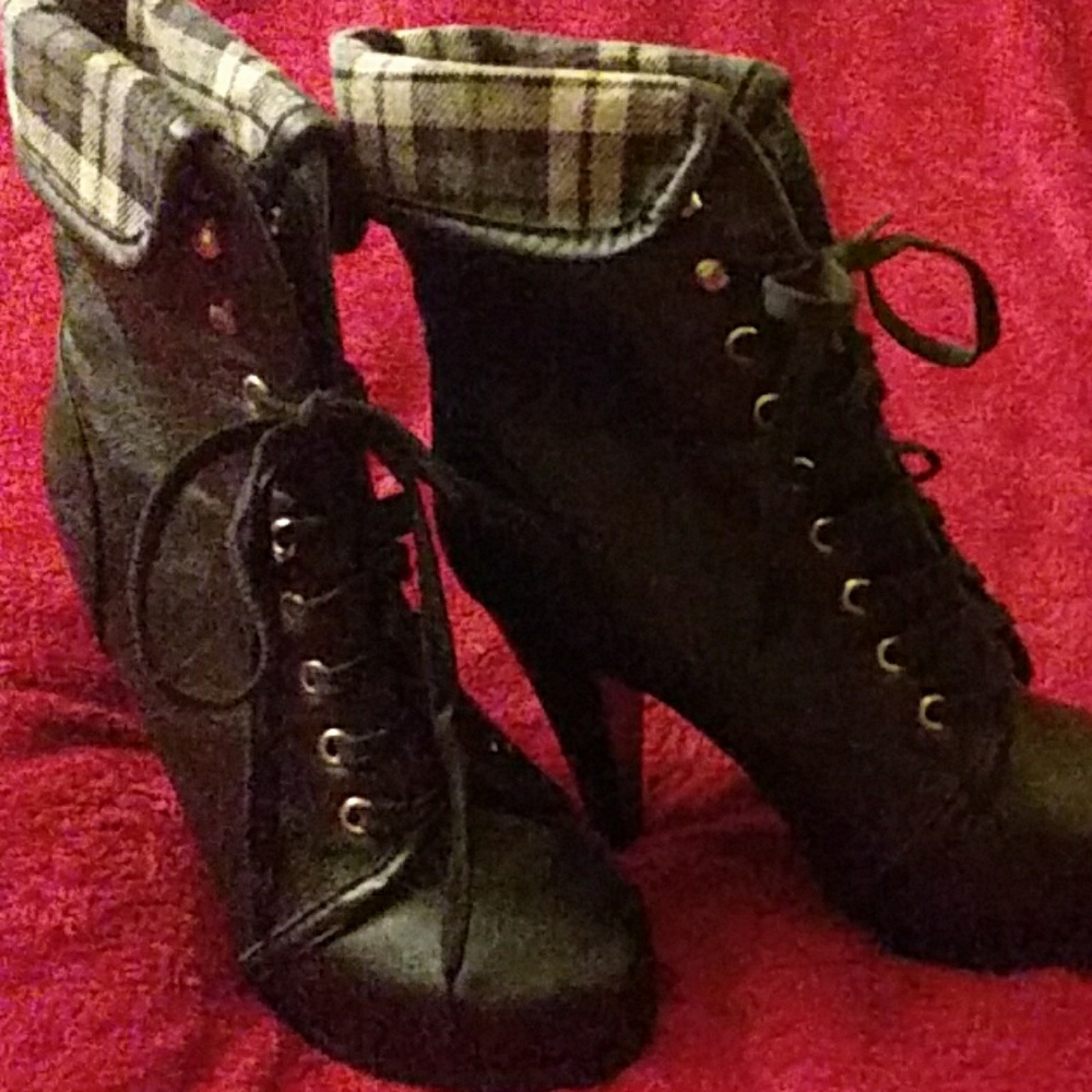 Whitchy black boots, so sexy!  NWOT